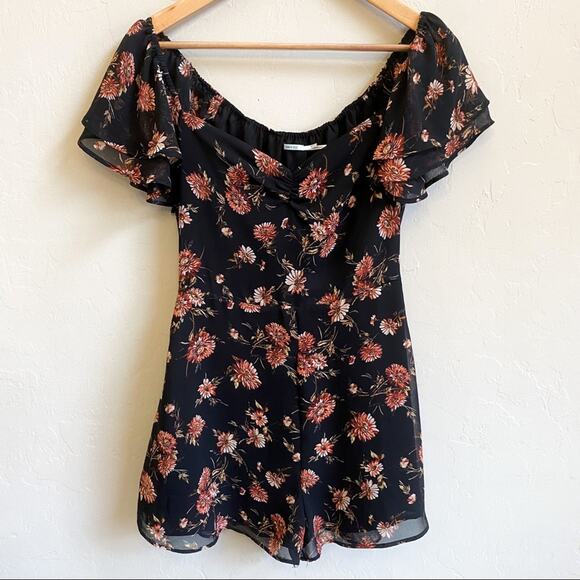 Kimchi Blue Black Floral Off The Shoulder Romper‎ - Picture 2 of 5